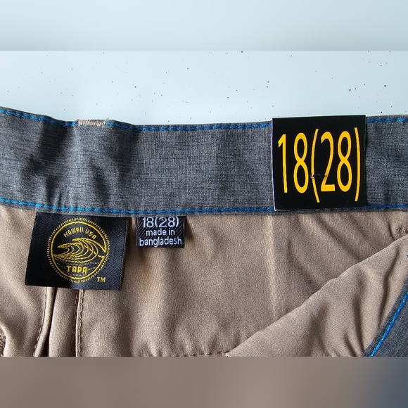 Tapa Threads Hawaii Khaki Flat Front Boy's Shorts Sz 18(28) NWT - Picture 4 of 5